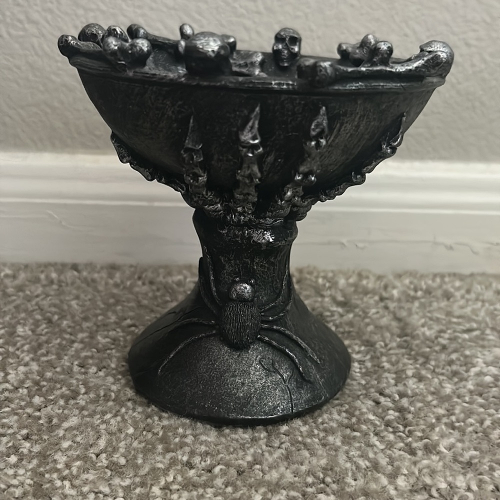 Celebrate it Halloween jewelry holder
